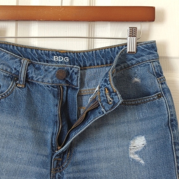 BDG Distressed Medium Wash High Rise Dree Cheeky Cut Off Denim Jean Shorts 28 - Picture 3 of 13